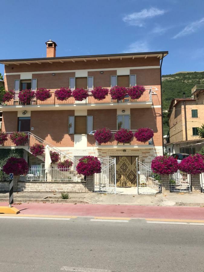 La Signora Dei Fiori Apartment Gubbio Exterior photo